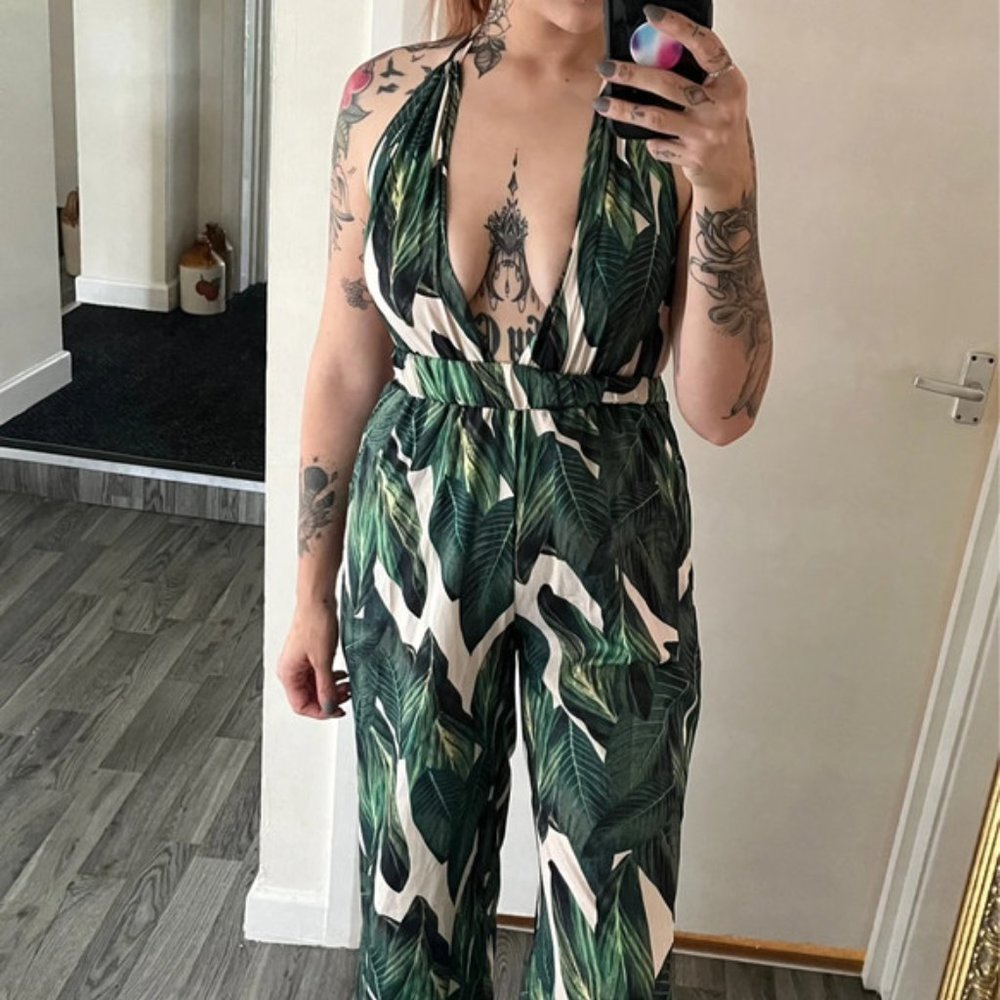Shein tropical halterneck backless jumpsuit small